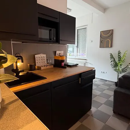 Modernes Designer In Stadtnah Und Ruhig Gelegen *