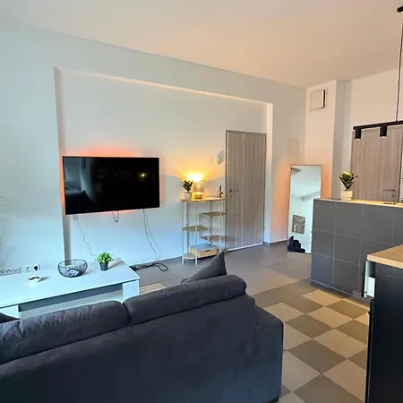 Modernes Designer In Stadtnah Und Ruhig Gelegen Apartamento *